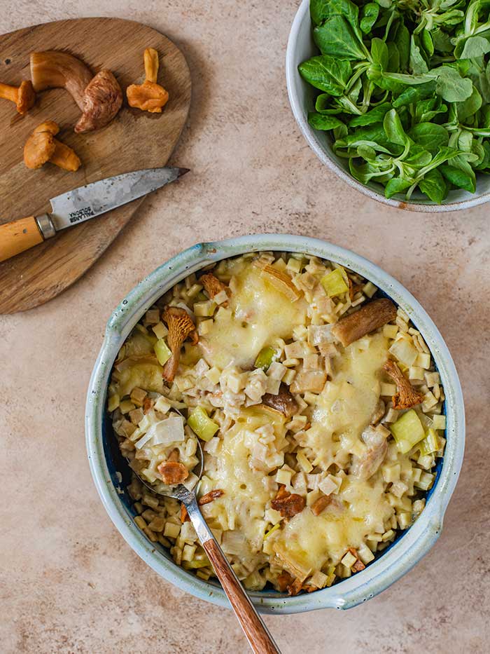 Agence Belle Nouvelle ! Photo d'une table prise en hauteur avec un plat de crozets Alpina